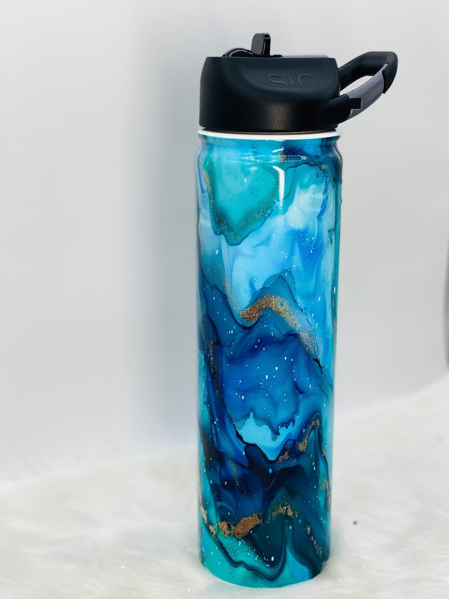 27 oz. Sport Bottle | Gilded Waves - SIC Lifestyle